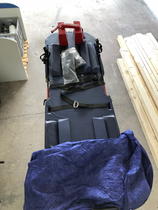Intensivtrage Starmed auf Stollenwerk Fahrtrage, gebraucht