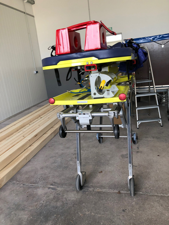 Intensivtrage Starmed auf Stollenwerk Fahrtrage, gebraucht